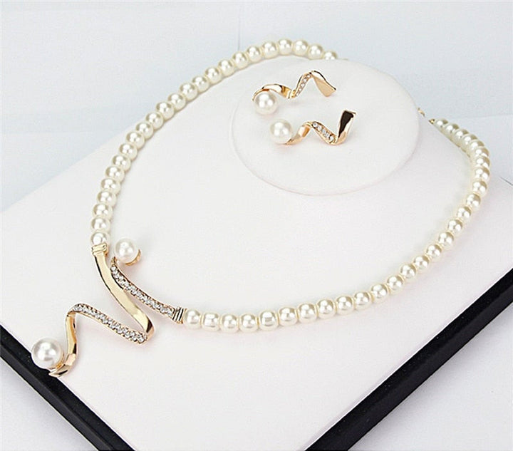 Conjunto de Colar de Pérolas Naturais + Brincos