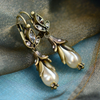 Brincos Florais Vintage com Pérola Pendentes